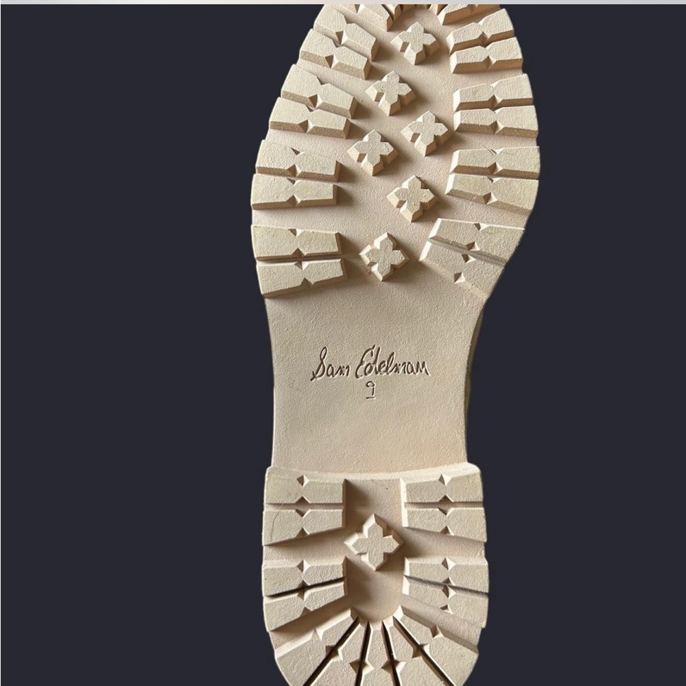 Never worn cream suede Sam Edelman Chelsea boots